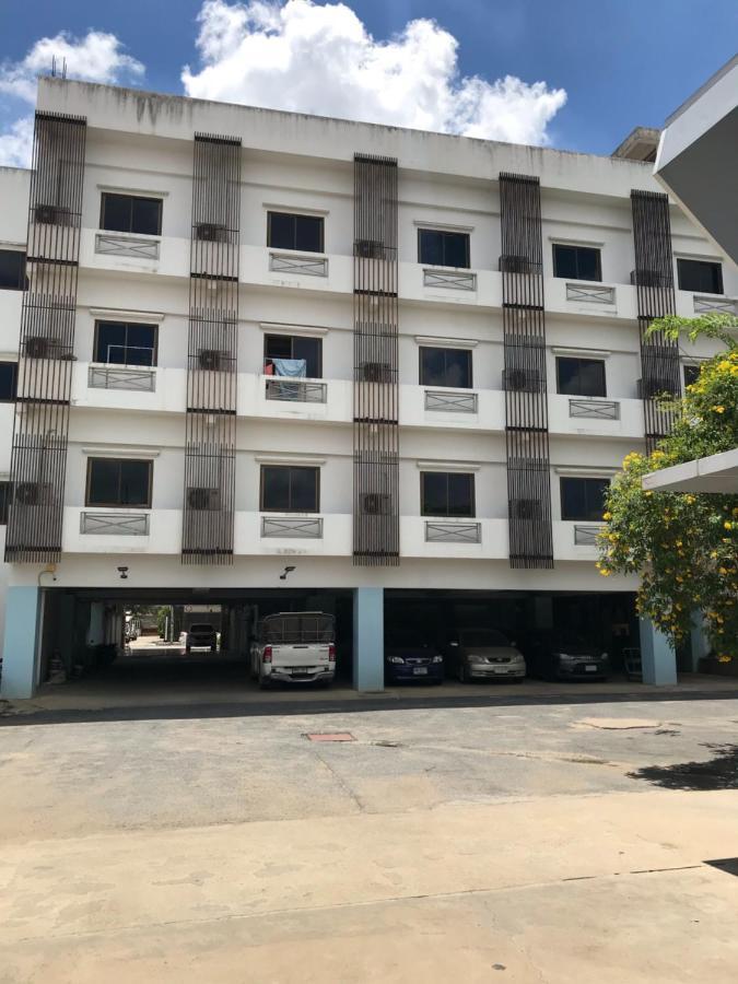 Vatchara Northgate Hotel Nakhon Sawan Exteriör bild