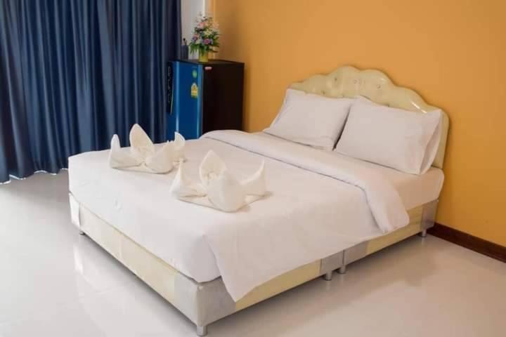 Vatchara Northgate Hotel Nakhon Sawan Exteriör bild