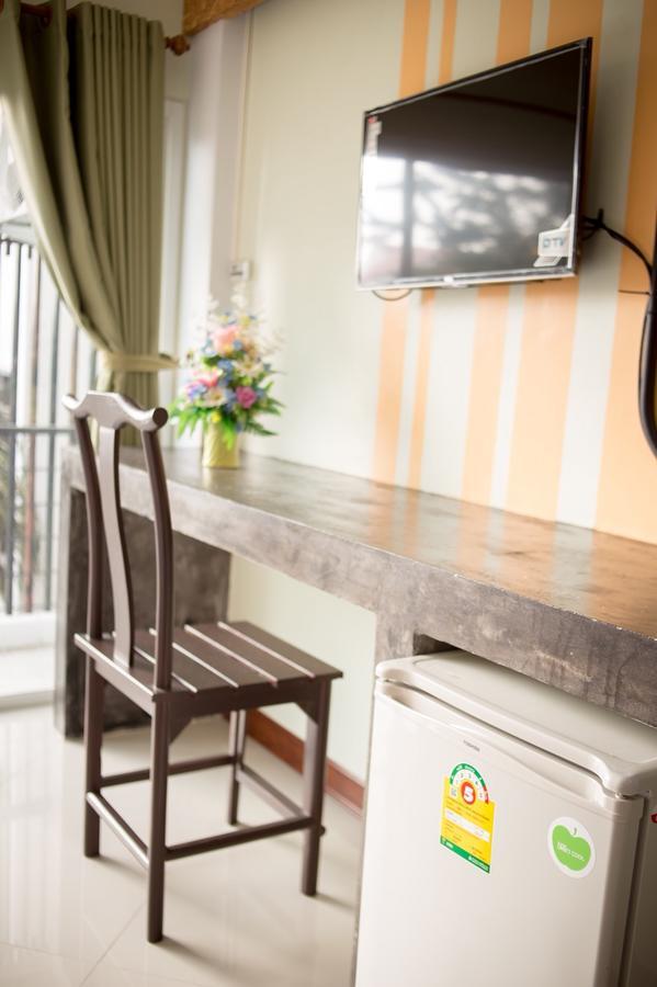 Vatchara Northgate Hotel Nakhon Sawan Exteriör bild